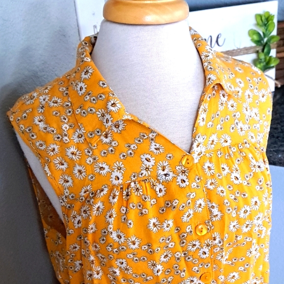 Floral Blouse | XL - Picture 2 of 5